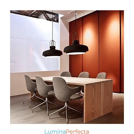 Lampă suspendată din metal, modernă și contemporană Lampă suspendată din metal, modernă și contemporană