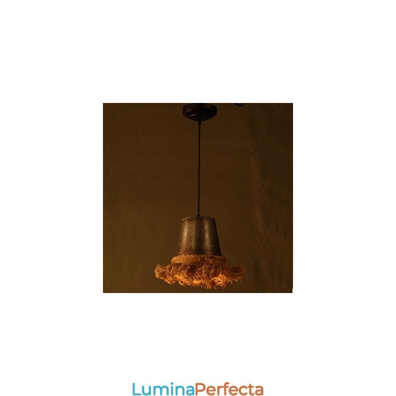 Faceți creativitatea The Old Chandelier Rope