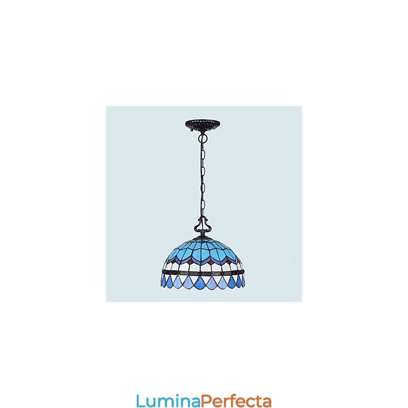 Candelabru cu vitraliu din artele creative rurale europene care restaurează străvechile moduri