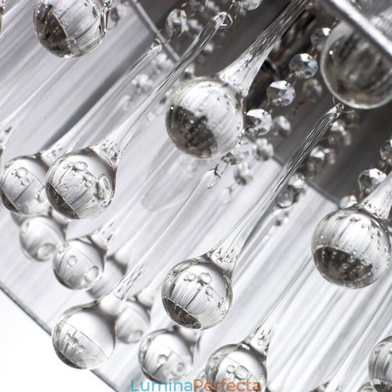 Candelabru tradițional din metal cromat din cristal
