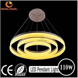 Ofertă fierbinte Lumină suspendată modernă acrilic de culoare albă 130W