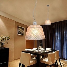 Candelabru cu pandantiv sculptat din sticlă de artă decorativă