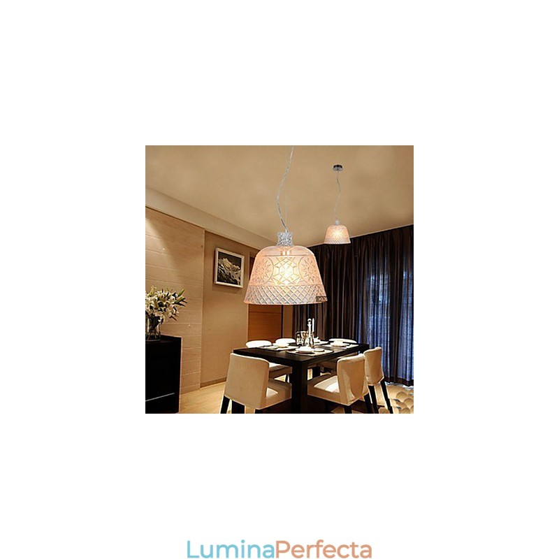 Candelabru cu pandantiv sculptat din sticlă de artă decorativă