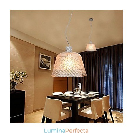 Candelabru cu pandantiv sculptat din sticlă de artă decorativă