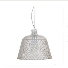 Candelabru cu pandantiv sculptat din sticlă de artă decorativă