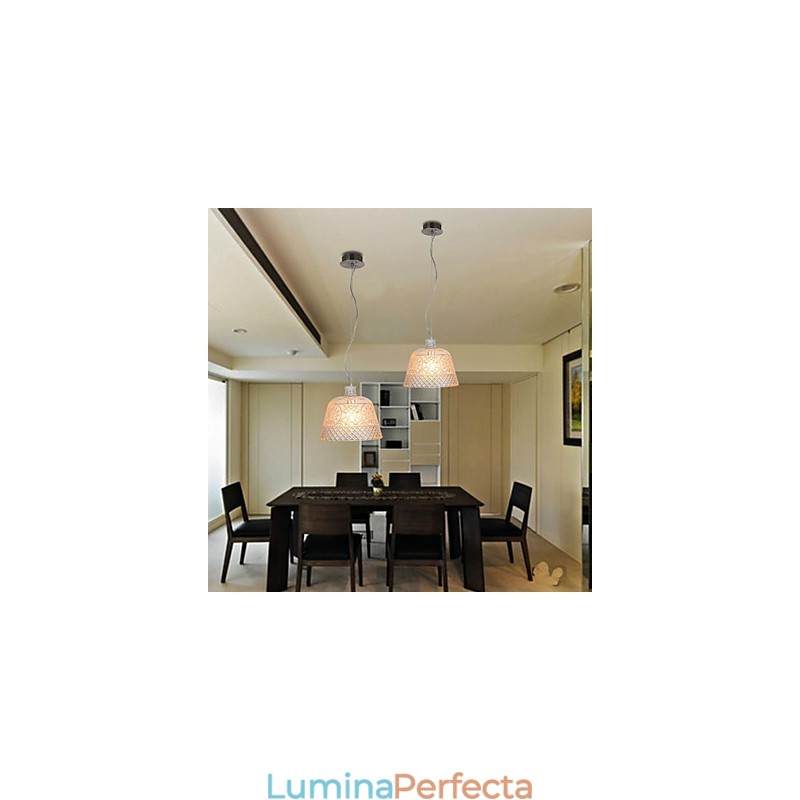 Candelabru cu pandantiv sculptat din sticlă de artă decorativă