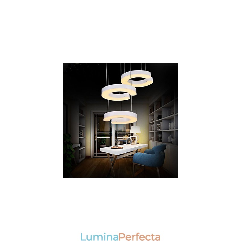 Candelabru din acril tip trei C Candelabru