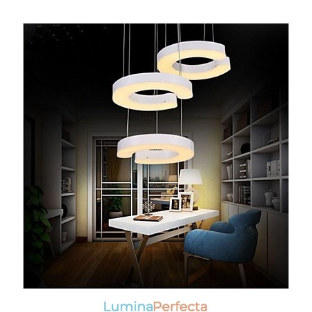 Candelabru din acril tip trei C Candelabru Candelabru din acril tip trei C Candelabru