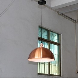 Un candelabru retro unic din fier