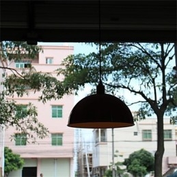 Un candelabru retro unic din fier