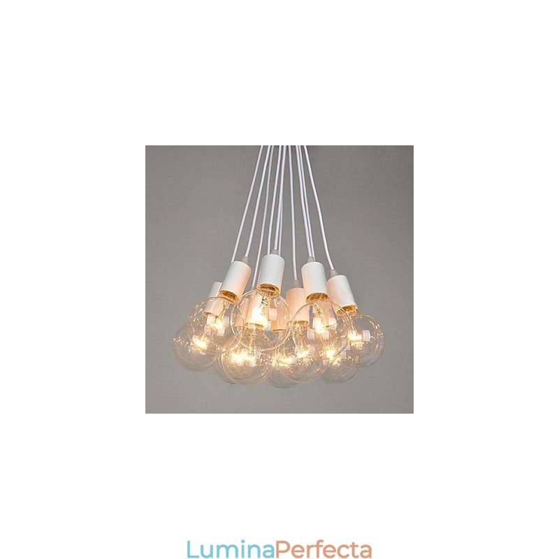 Candelabru din metal cu pictură de țară