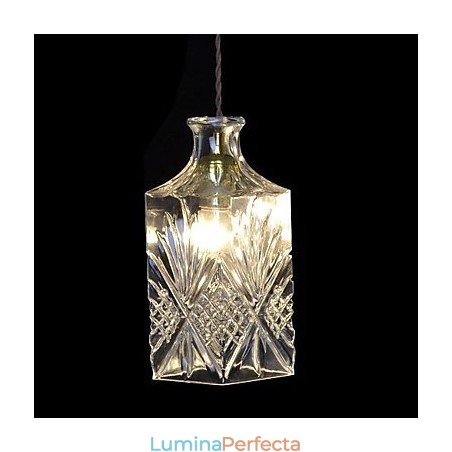 Lampă suspendată din metal, modernă și contemporană Lampă suspendată din metal, modernă și contemporană