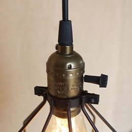 Industria rurală americană a contractat un singur cap de candelabru de fier creativ cu plită mică