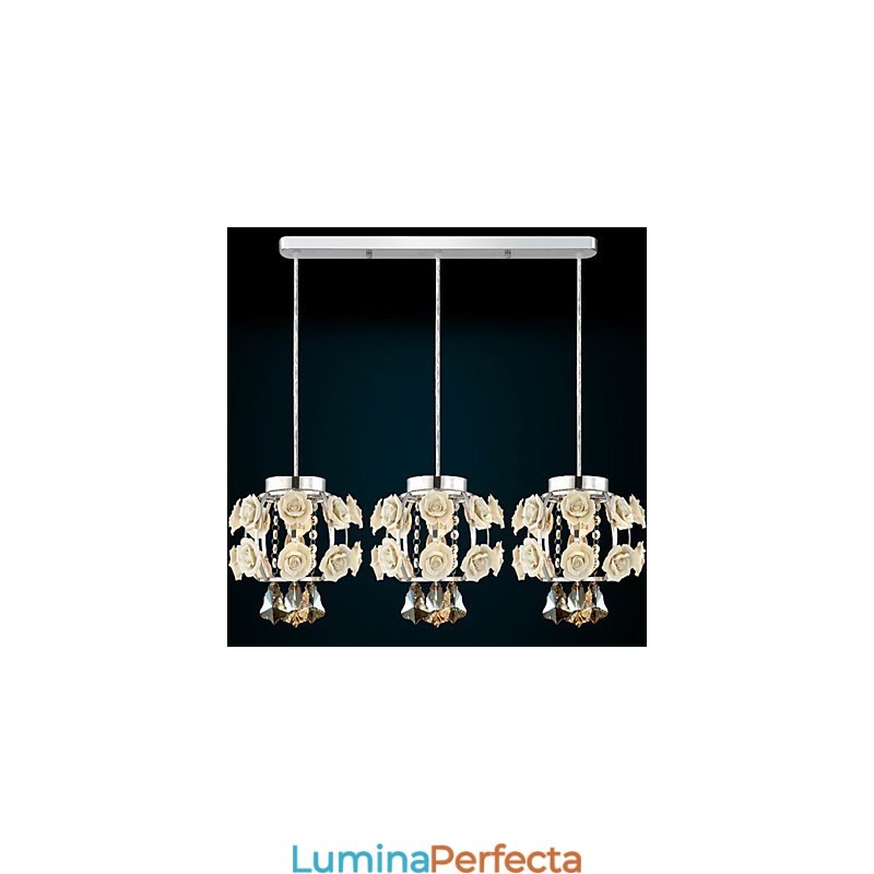 Candelabru cu flori și cristal