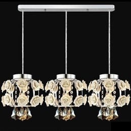 Candelabru cu flori și cristal