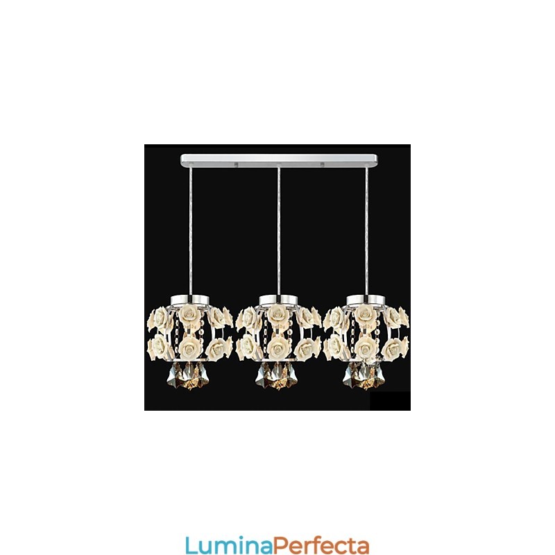 Candelabru cu flori și cristal