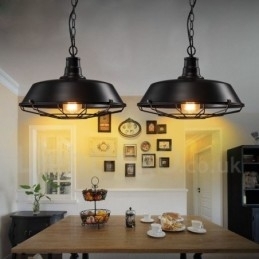 Lampă suspendată retro, vintage, din metal negru