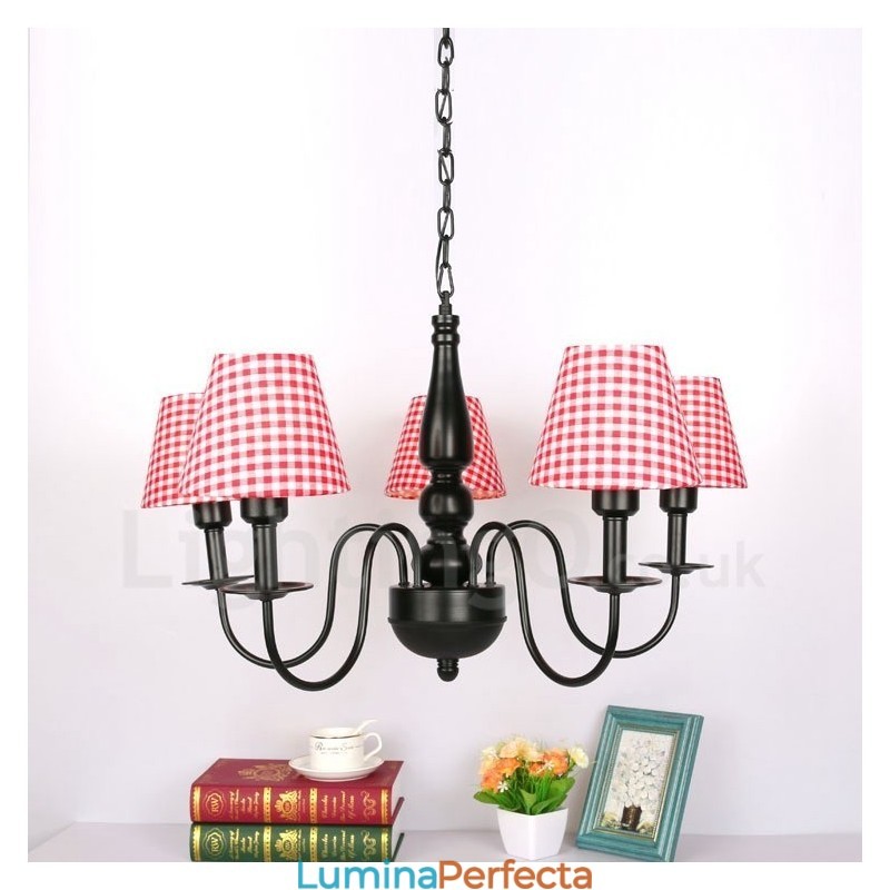 Candelabru metalic integrat în stil mediteranean
