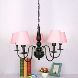 Candelabru metalic integrat în stil mediteranean
