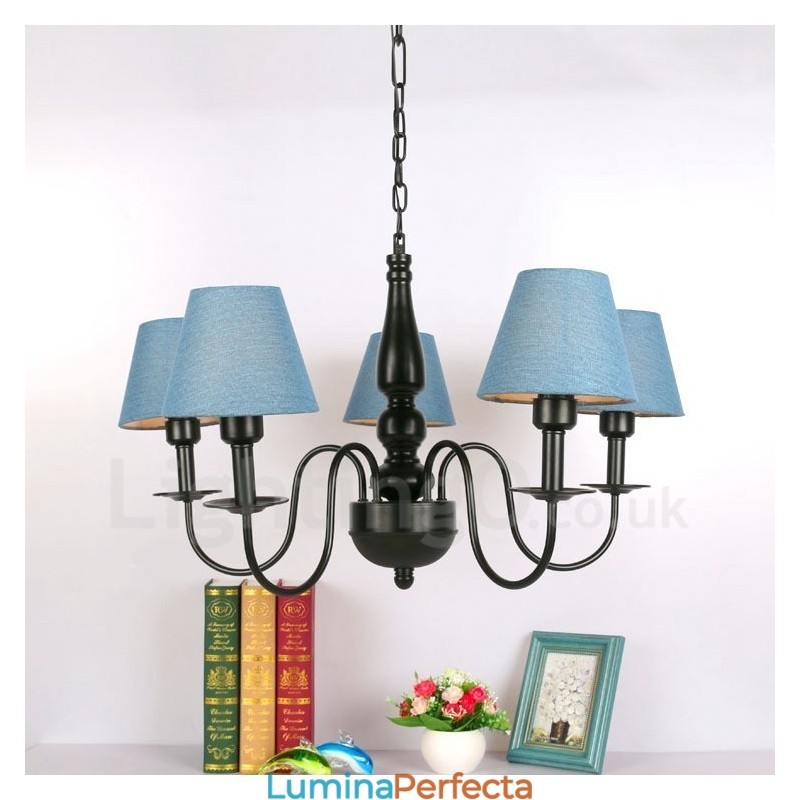 Candelabru metalic integrat în stil mediteranean