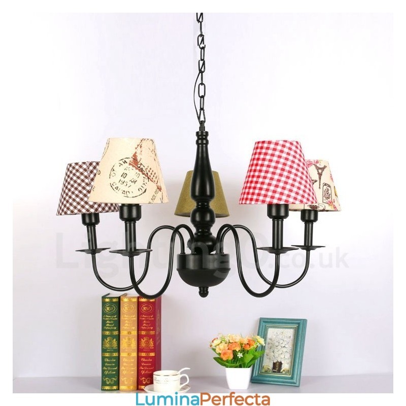Candelabru metalic integrat în stil mediteranean