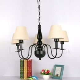 Candelabru metalic integrat în stil mediteranean