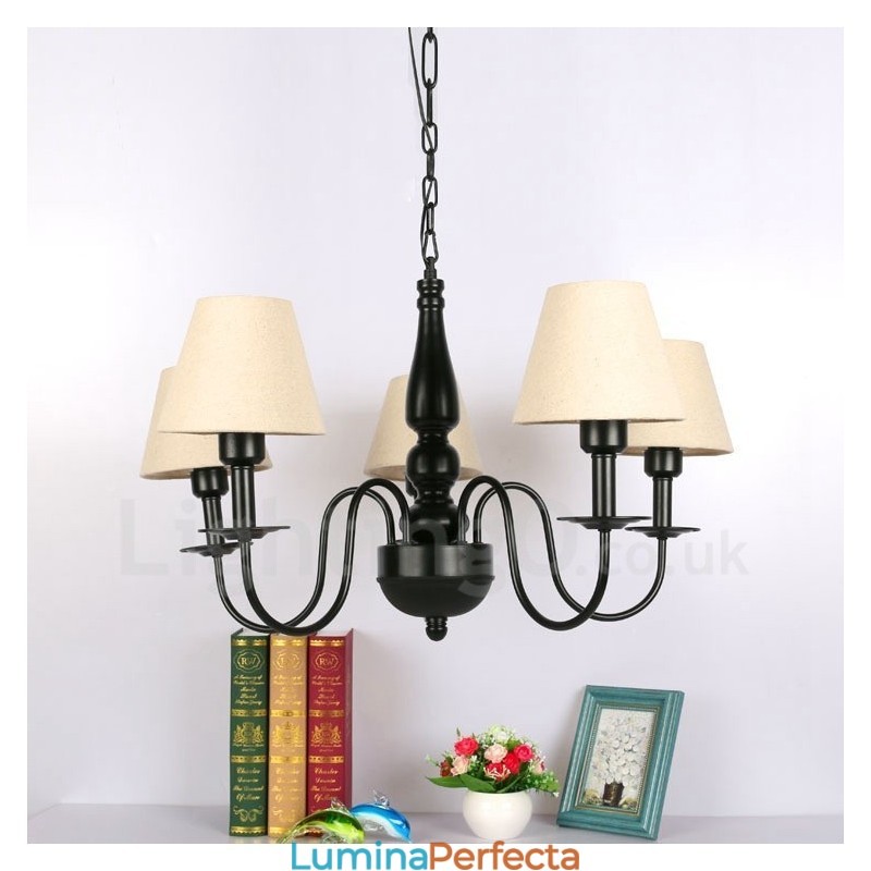 Candelabru metalic integrat în stil mediteranean