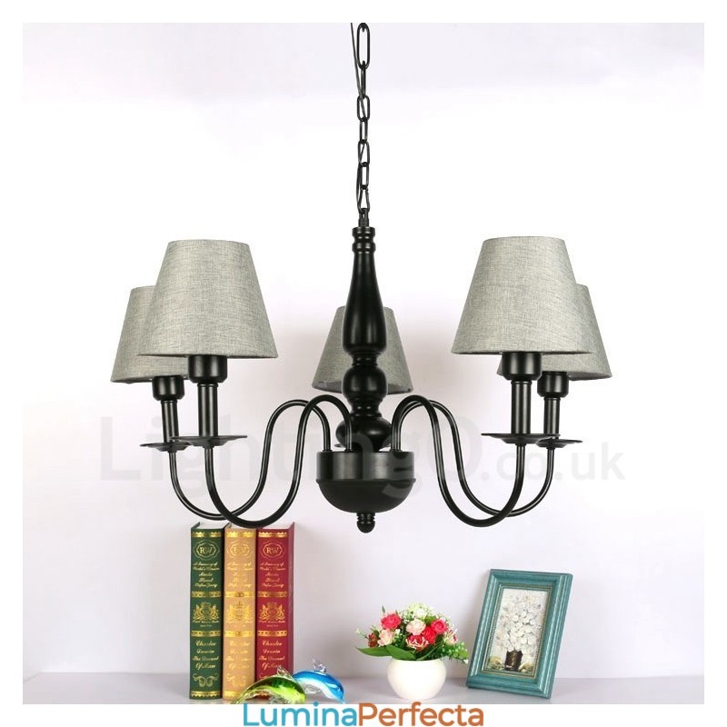 Candelabru metalic integrat în stil mediteranean