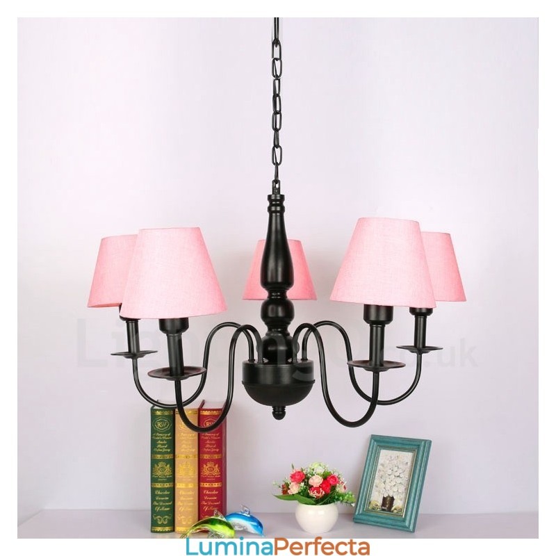 Candelabru metalic integrat în stil mediteranean