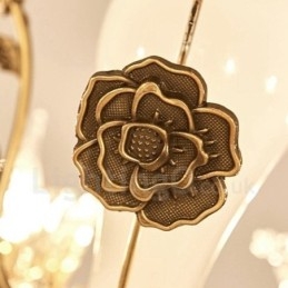 Candelabru din metal tradițional clasic integrat cu 8 lumini