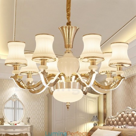 Candelabru din metal tradițional clasic integrat cu 8 lumini Candelabru din metal tradițional clasic integrat cu 8 lumini