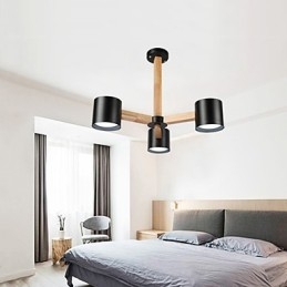 Caracteristică de pictură vintage pentru candelabru metalic