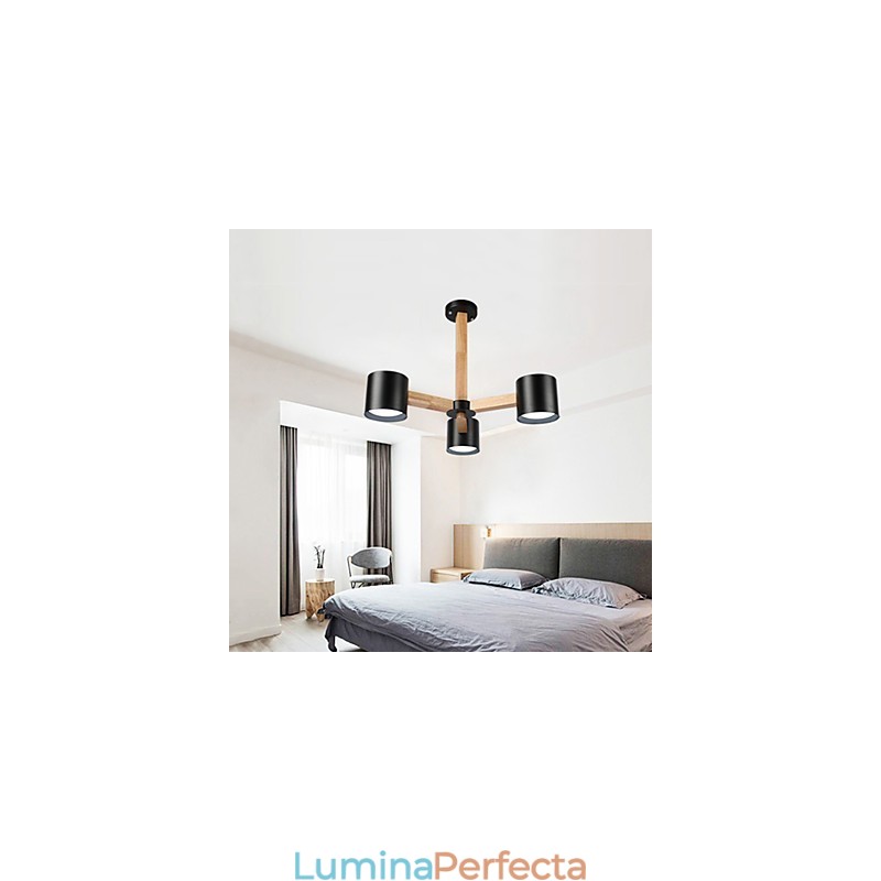 Caracteristică de pictură vintage pentru candelabru metalic