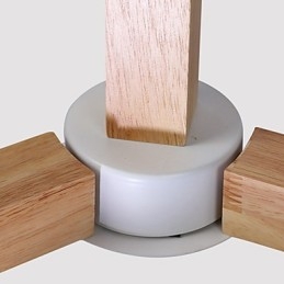 Caracteristică de pictură vintage pentru candelabru metalic