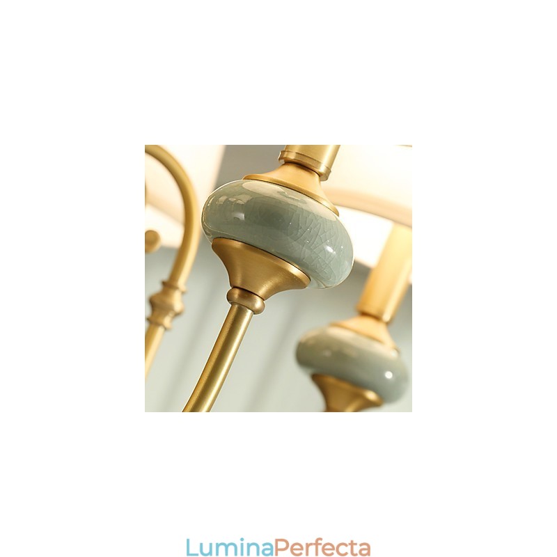 Caracteristică tradițională clasică din alamă, pentru candelabru din metal cu 3 becuri în stil mini
