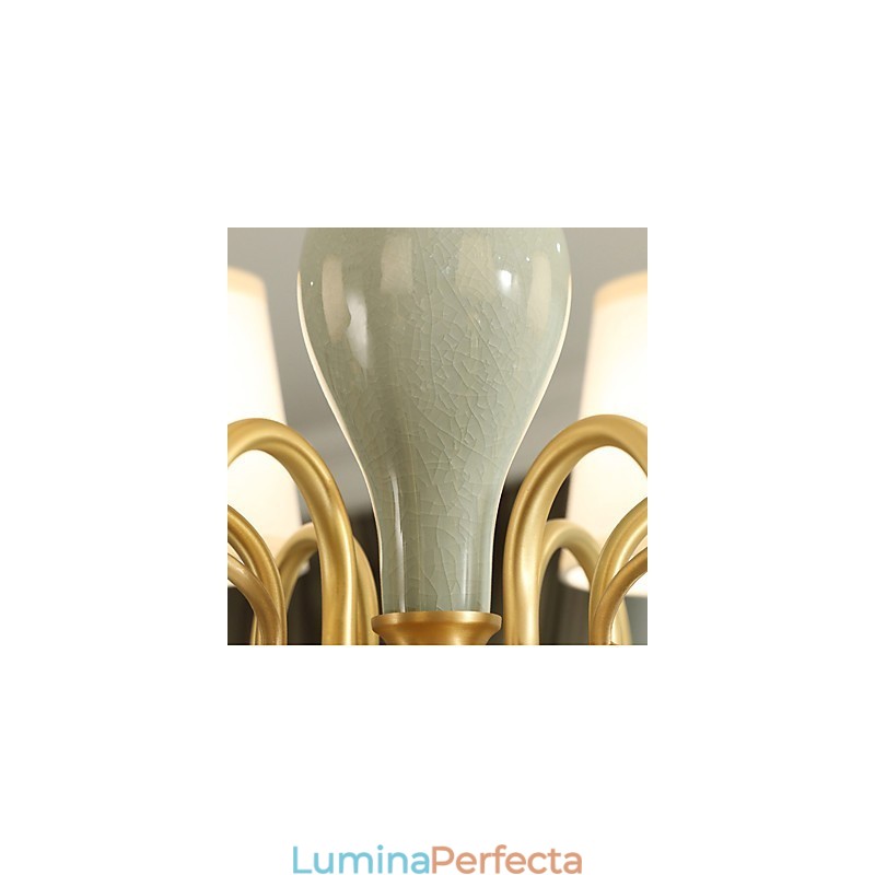 Caracteristică tradițională clasică din alamă, pentru candelabru din metal cu 3 becuri în stil mini