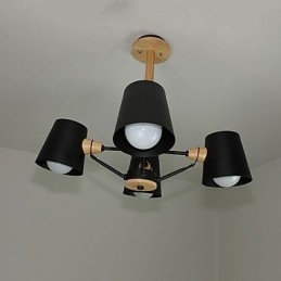 Candelabru din metal cu 4 lumini multicolore din lemn de macaron