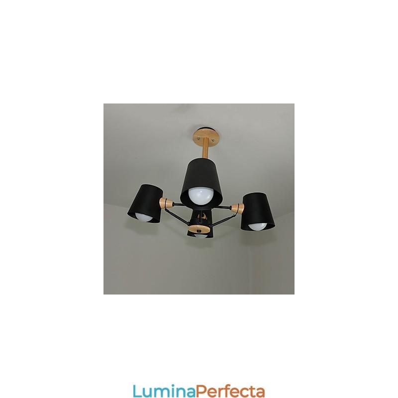Candelabru din metal cu 4 lumini multicolore din lemn de macaron