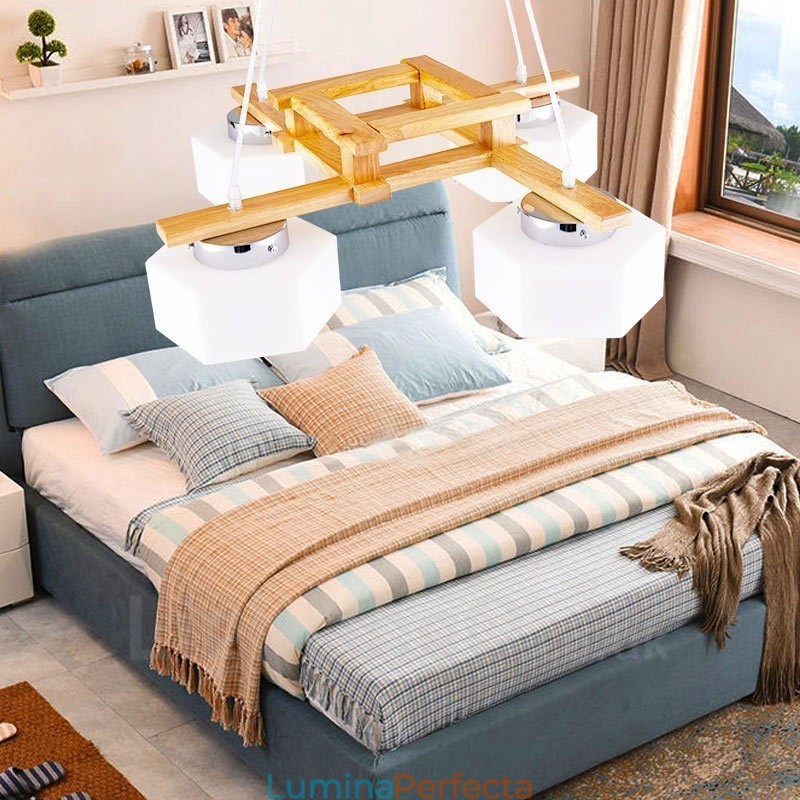 Lampă suspendată cu 4 lumini din lemn, modern și contemporan în stil nordic, cu abajur din sticlă