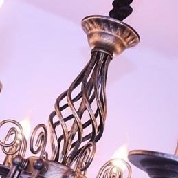 Candelabru din metal al altor designeri retro stil lumânare