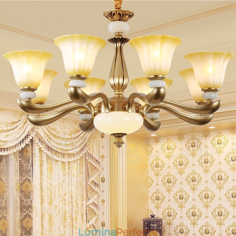Candelabru de lux retro tradițional din aliaj de zinc cu 8 lumini cu abajur din sticlă