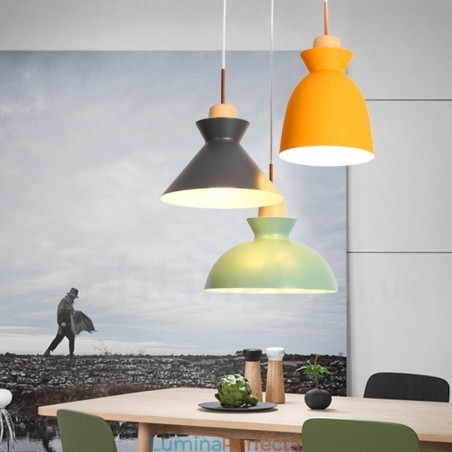 Lampă suspendată modernă, contemporană, din oțel, cu abajur din aliaj de aluminiu Lampă suspendată modernă, contemporană, din oțel, cu abajur din aliaj de aluminiu