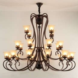 Candelabru din metal cu 24 de lumini tavan înalt, vintage, cu pictură pe insulă, cu abajururi de sticlă. Tavan înalt