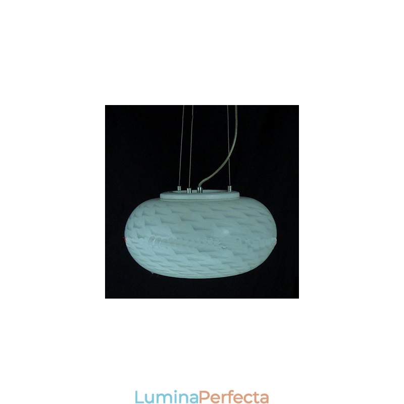Candelabru modern minimalist sculptat alb lapte
