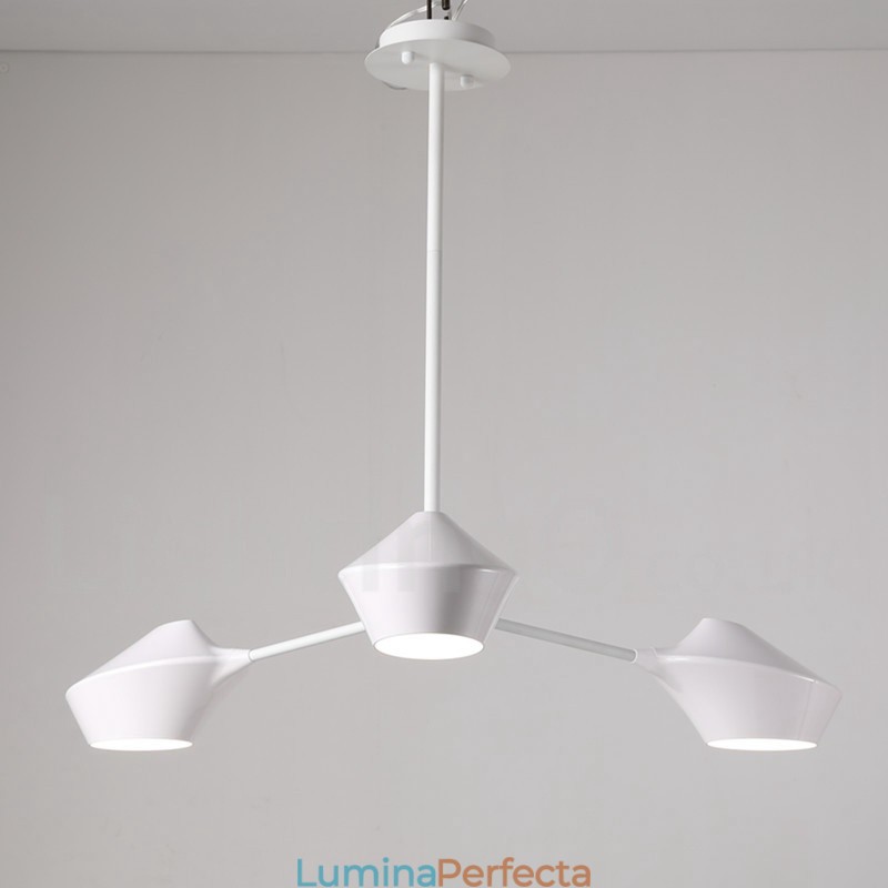Candelabru din țeavă modern și contemporan cu nuanțe acrilice alb-negru