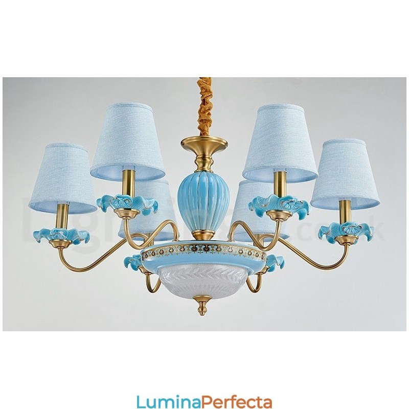 Candelabru cu pandantiv din alamă, retro, vintage, din ceramică, cu nuanțe de țesătură albastră