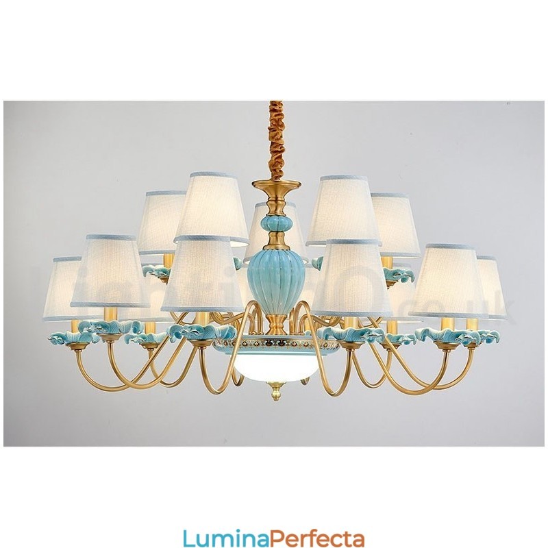 Candelabru cu pandantiv din alamă, retro, vintage, din ceramică, cu nuanțe de țesătură albastră