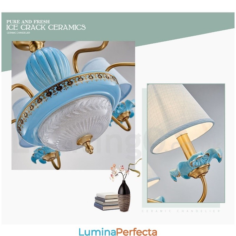 Candelabru cu pandantiv din alamă, retro, vintage, din ceramică, cu nuanțe de țesătură albastră