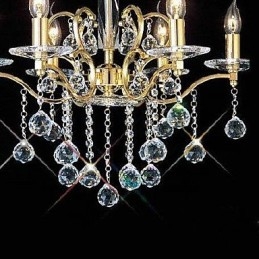 Candelabru clasic tradițional din metal auriu de cristal
