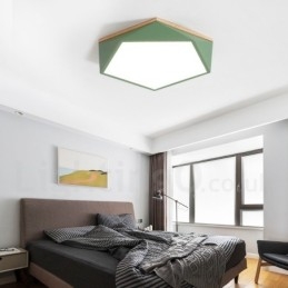 Plafoniera din lemn, cu abajur din acril, în stil nordic